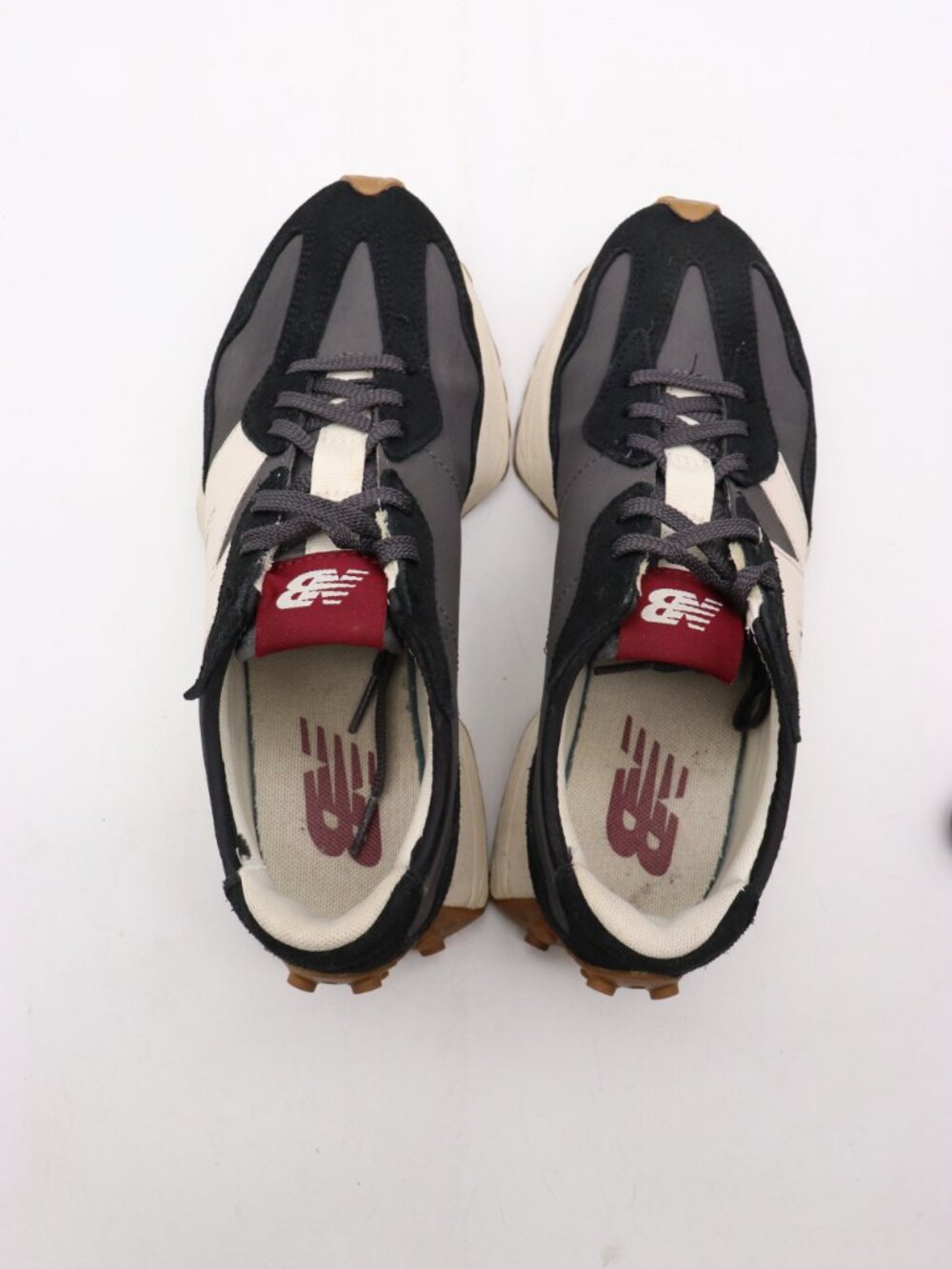 New Balance 327 Sneakers Women's 8 B Black Moonbeam Gum Running Retro WS327KC - Picture 7 of 9